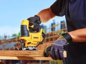 SIERRA CALADORA DEWALT DWE300-AR 500W VEL VARIABLE SOPLADOR ACCION PENDULAR 25 M